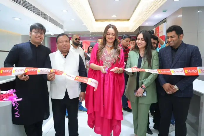 Sonakshi Sinha inaugurates new showroom of Kalyan Jewelers in Faridabad