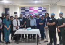 एकॉर्ड अस्पताल में 7000 सफल हार्ट प्रोसीजर परकेक काटकर मनाई खुशियां